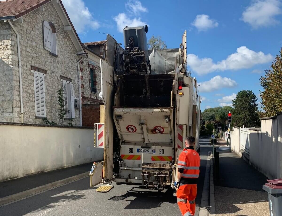 Camion poubelle